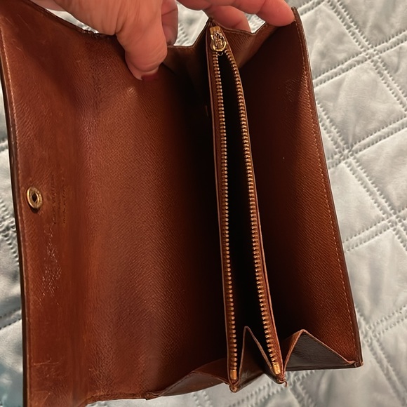 Monogram Sarah Wallet - Picture 4 of 9